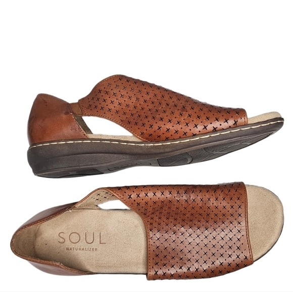 Naturalizer brown cutout leather casual sandals size 10 - Picture 3 of 11